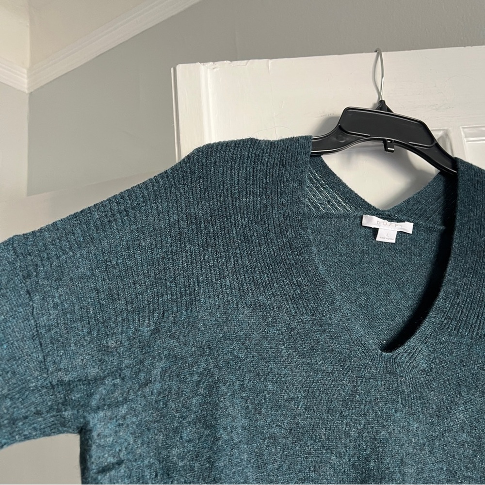 Duffy Cashmere Teal Sea Glass V Neck Sweater